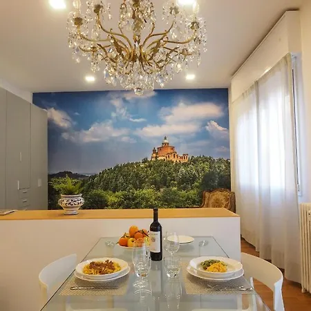 Guglielmo Center By Wonderful Italy * Bolonia